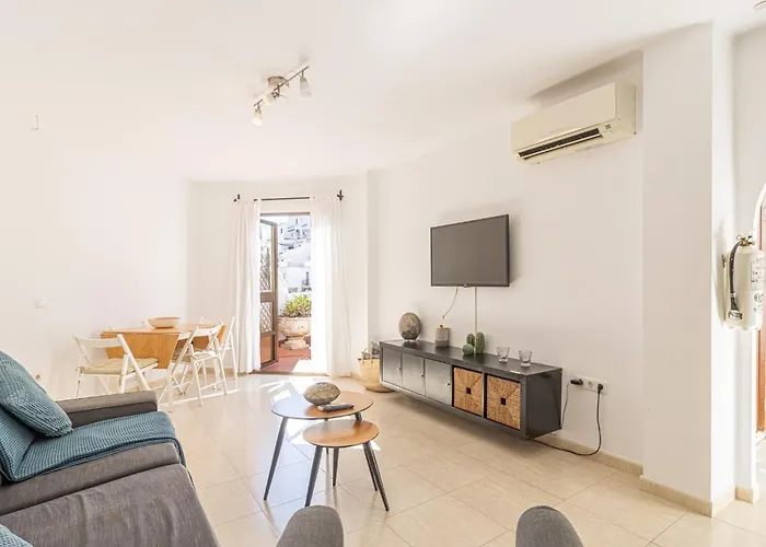 Capistrano Playa, 2 Bedroom & Free Wi-fi Апартаменты Нерха