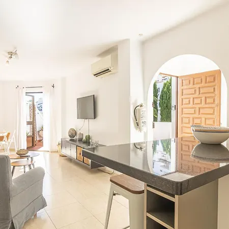 Capistrano Playa, 2 Bedroom & Free Wi-fi 아파트 네르하