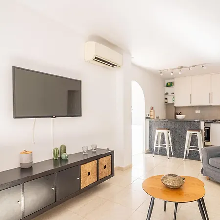Capistrano Playa, 2 Bedroom & Free Wi-fi 네르하